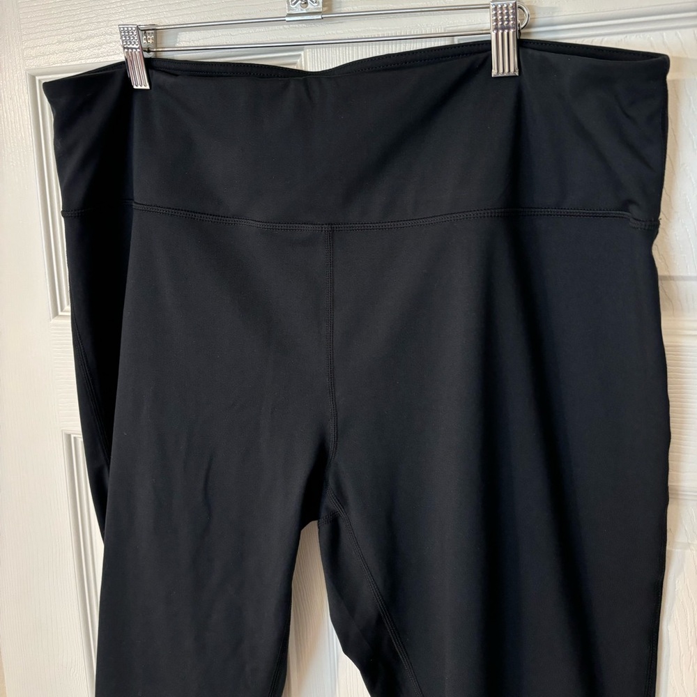 Zella Plus Size Cropped Leggings Black Size 2X - Picture 4 of 12